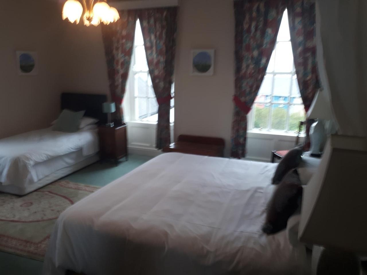 ホテル Castlemorris House トラリー エクステリア 写真