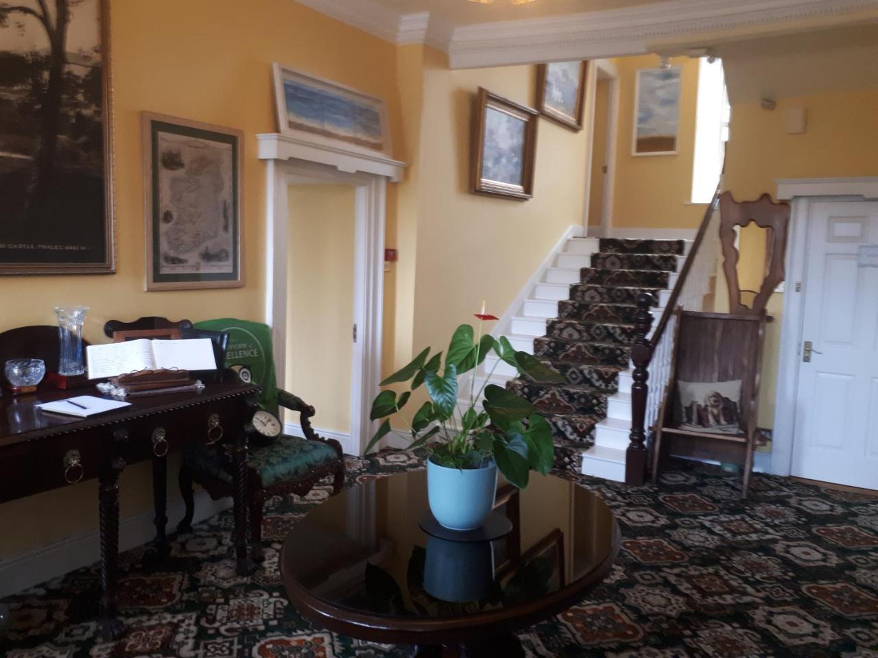ホテル Castlemorris House トラリー エクステリア 写真